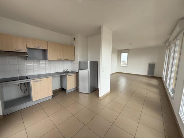 Vente                                                      Appartement
                        
                     4 pièces                      93 m2                     à Nantes