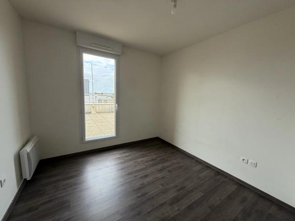 Vente                                                      Appartement
                        
                     4 pièces                      93 m2                     à Nantes