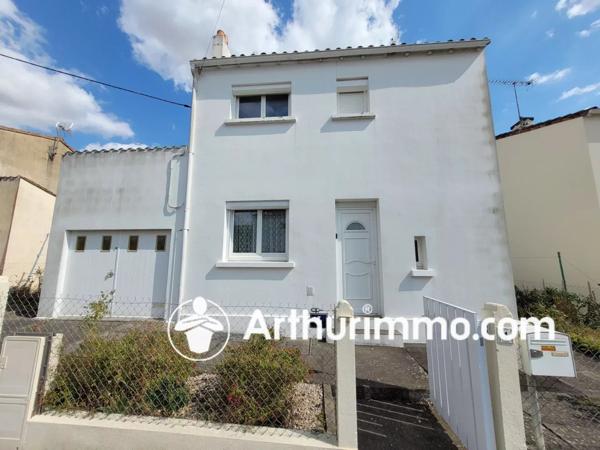 Vente Maison 4 pièces 70 m2 à Saint-Jean-d'Angély