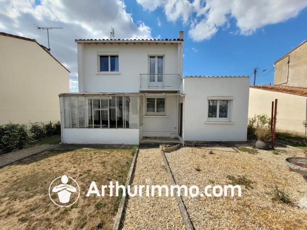 Vente Maison 4 pièces 70 m2 à Saint-Jean-d'Angély