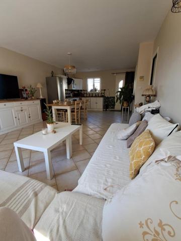 Maison plain-pied, 2 chambres, 80 m², 385 m² de terrain, quartier calme