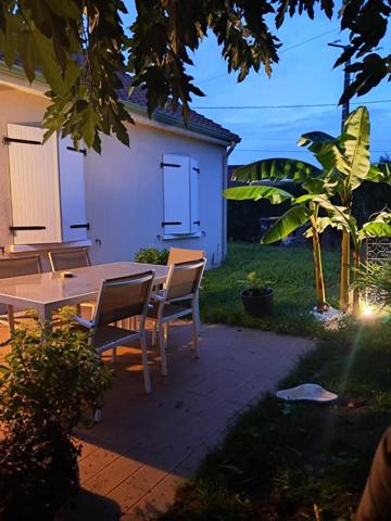 Maison plain-pied, 2 chambres, 80 m², 385 m² de terrain, quartier calme