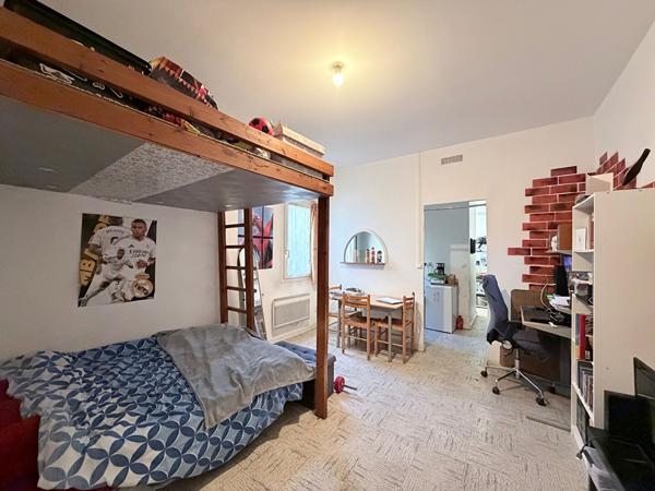 T1 de 31 m² à potentiel - Gare / Place Carnot au Dernier étage