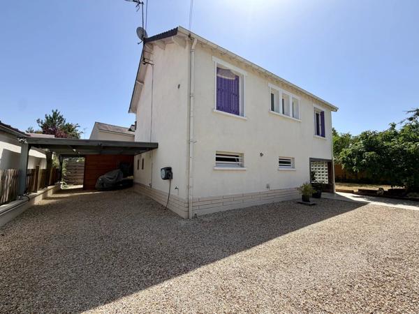 Vente                                                      Maison de village
                        
                     5 pièces                      160 m2                     à Moret-Loing-Et-Orvanne