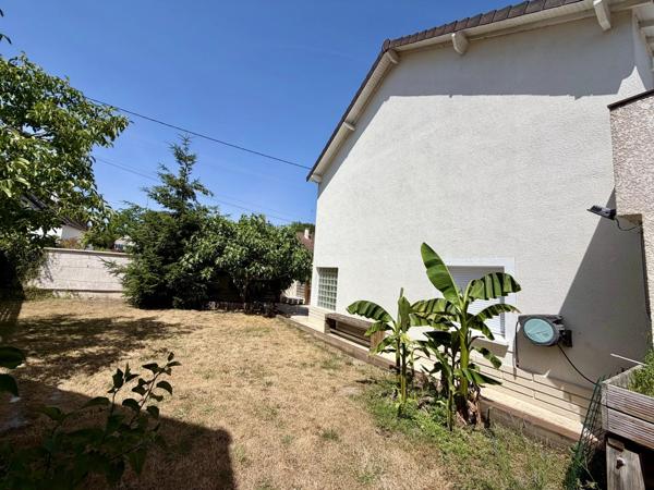 Vente                                                      Maison de village
                        
                     5 pièces                      160 m2                     à Moret-Loing-Et-Orvanne