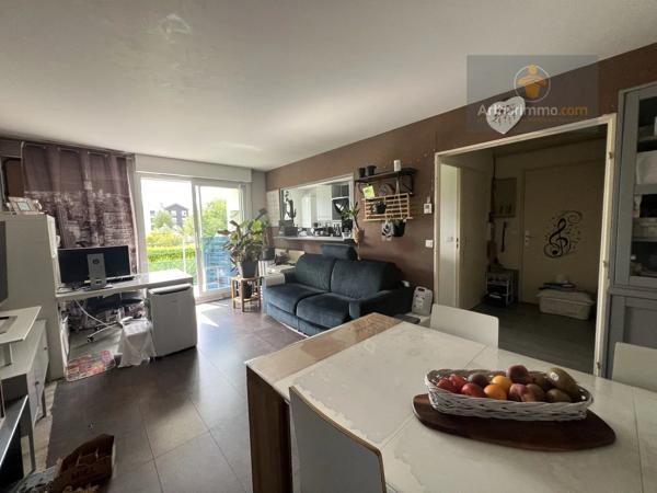 Vente                                                      Appartement
                        
                     4 pièces                      75 m2                     à Élancourt