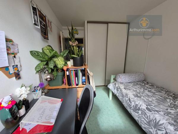 Vente                                                      Appartement
                        
                     4 pièces                      75 m2                     à Élancourt