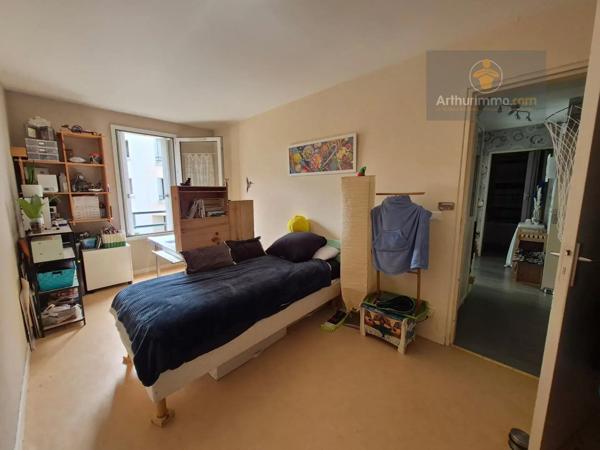 Vente                                                      Appartement
                        
                     4 pièces                      75 m2                     à Élancourt