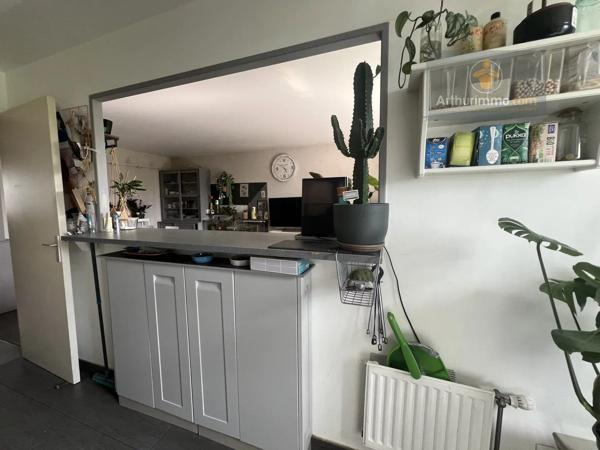Vente                                                      Appartement
                        
                     4 pièces                      75 m2                     à Élancourt