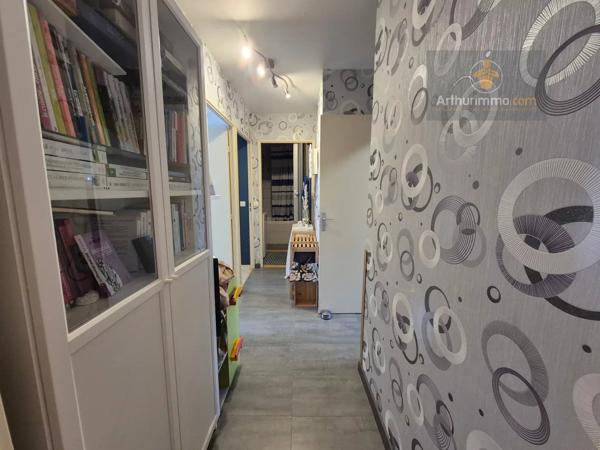 Vente                                                      Appartement
                        
                     4 pièces                      75 m2                     à Élancourt