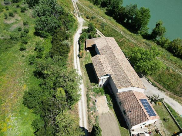 Maison à vendre à Saint-Gilles dans le Gard (30800), ref : 11411/407