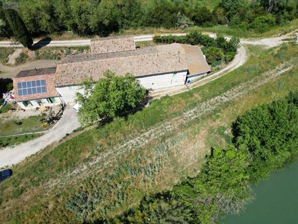 Maison à vendre à Saint-Gilles dans le Gard (30800), ref : 11411/407