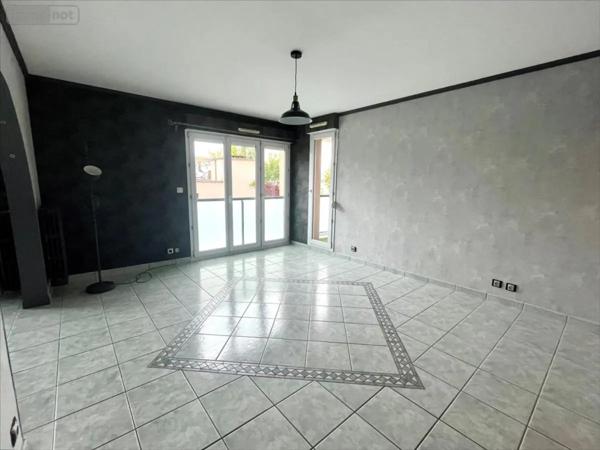 Location - Appartement Reims 51100 4 pièces 76 m 2