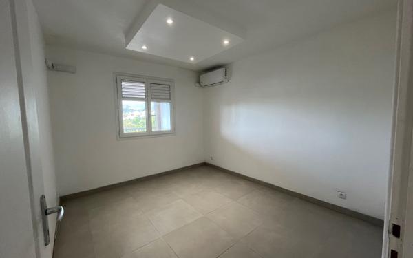 Appartement à louer    3 pièces • 56,92 m2 Schoelcher