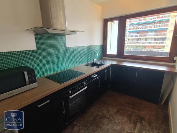 Appartement à louer 2 pièces 48.48m² Marseille (13006)