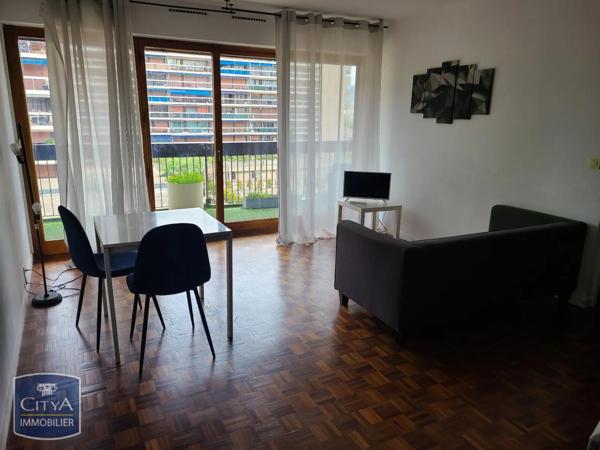 Appartement à louer 2 pièces 48.48m² Marseille (13006)