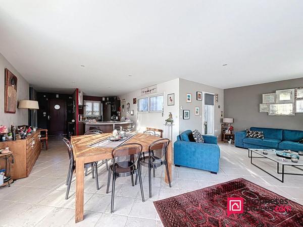 PUILBOREAU - Elégante Maison de plain-pied de 100m2, au calme, coeur de bourg