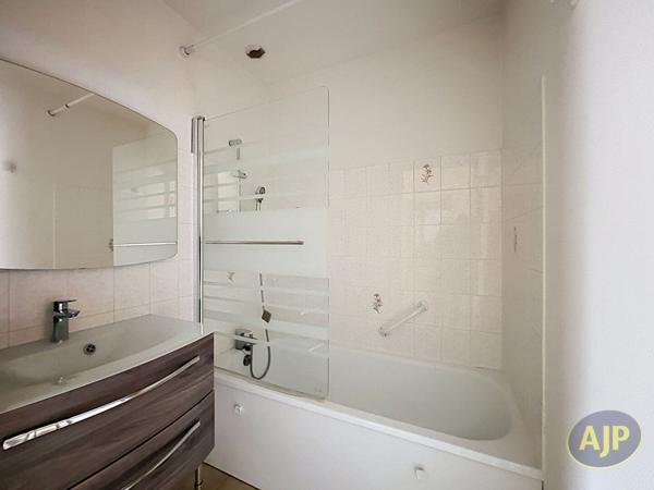 Maison à louer Lucon : 4 pièces, 91m² avec 3 chambre(s) à 950€ - AJP Immobilier La Roche-sur-Yon