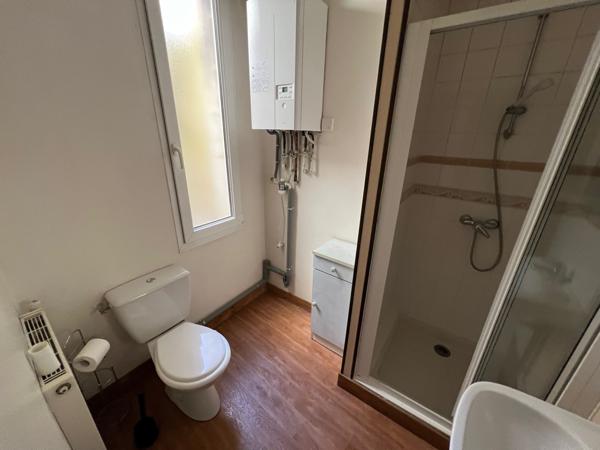 IMMEUBLE DE RAPPORT 5 APPARTEMENTS et un LOCAL COMMERCIAL