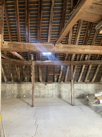 IMMEUBLE DE RAPPORT 5 APPARTEMENTS et un LOCAL COMMERCIAL