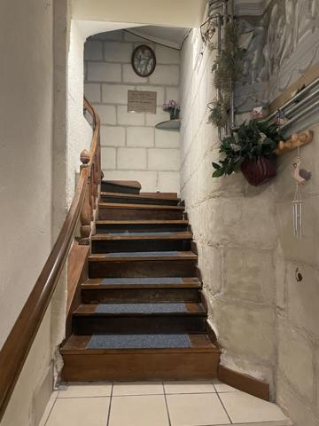 IMMEUBLE DE RAPPORT 5 APPARTEMENTS et un LOCAL COMMERCIAL