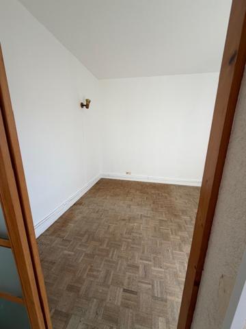 T4 LA ROCHELLE LA ROSSIGNOLETTE