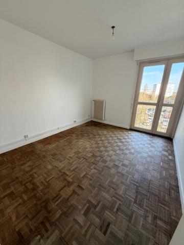 T4 LA ROCHELLE LA ROSSIGNOLETTE