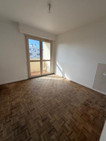 T4 LA ROCHELLE LA ROSSIGNOLETTE