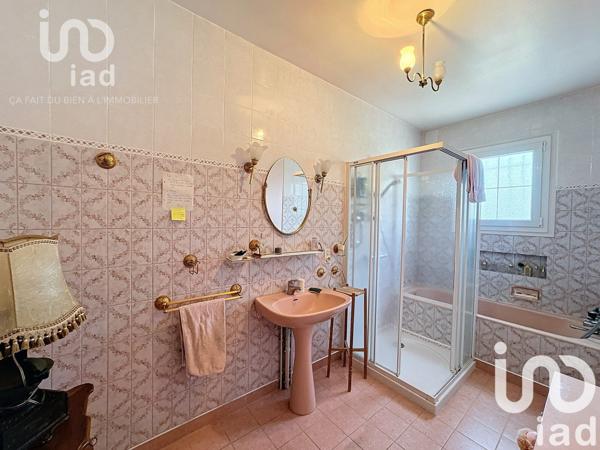 Maison traditionnelle 5 pièces de 135 m² à Villemandeur (45700)