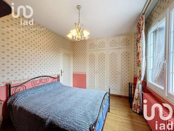 Maison traditionnelle 5 pièces de 135 m² à Villemandeur (45700)