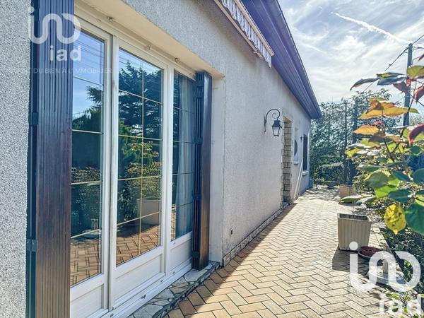 Maison traditionnelle 5 pièces de 135 m² à Villemandeur (45700)