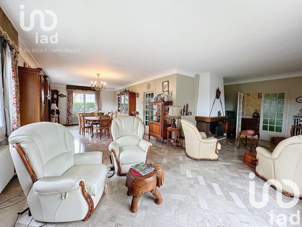 Maison traditionnelle 5 pièces de 135 m² à Villemandeur (45700)