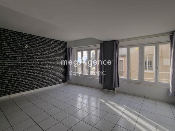 Immeuble à ILLIERS-COMBRAY, 28120 - 290m²