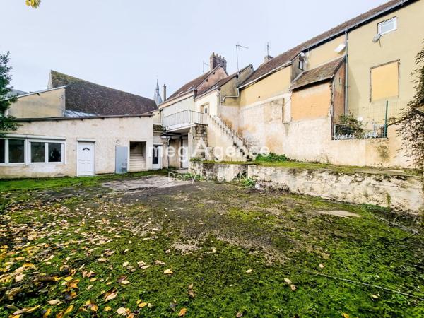 Immeuble à ILLIERS-COMBRAY, 28120 - 290m²