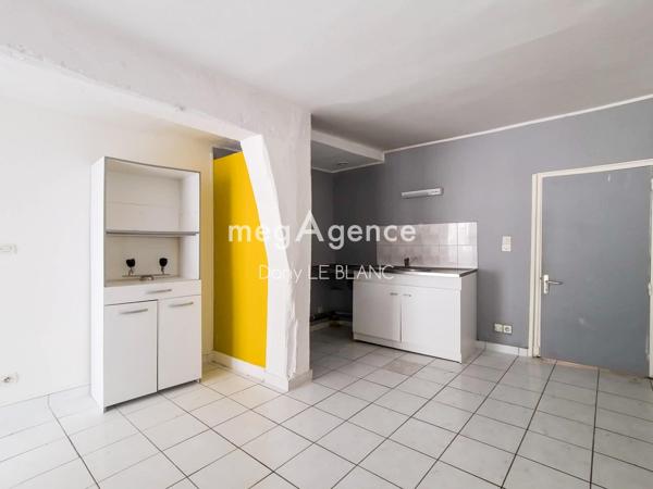 Immeuble à ILLIERS-COMBRAY, 28120 - 290m²
