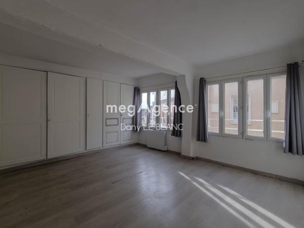 Immeuble à ILLIERS-COMBRAY, 28120 - 290m²