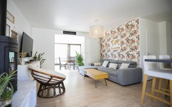 Maison à vendre    7 pièces • 180 m2 Fréjus