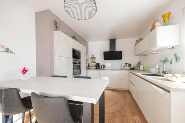 Maison super lumineuse, impasse dans quartier calme, bon état général, proche toutes commodités