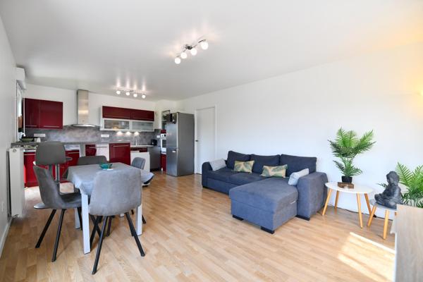 Bel appartement de trois pièces dans une résidence de 2015!!