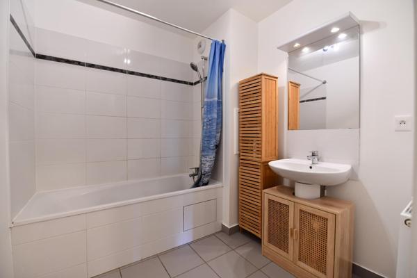 Bel appartement de trois pièces dans une résidence de 2015!!