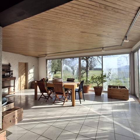 MAISON PLAIN PIED AVEC PISCINE, PARC ET VUE SUR LA CAMPAGNE