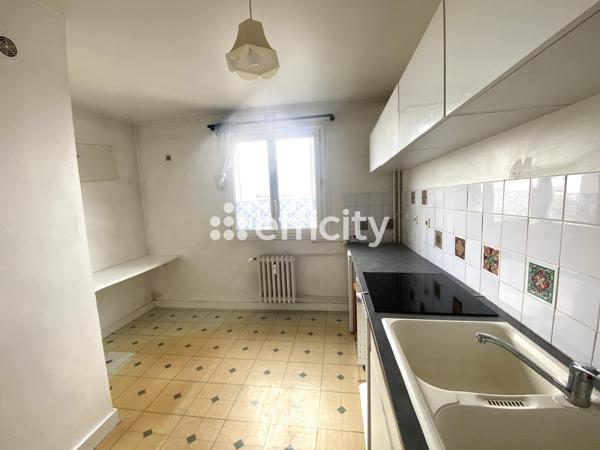 Appartement
         2 pièces
        - 50 m² Exclusivité 257 000 € *
