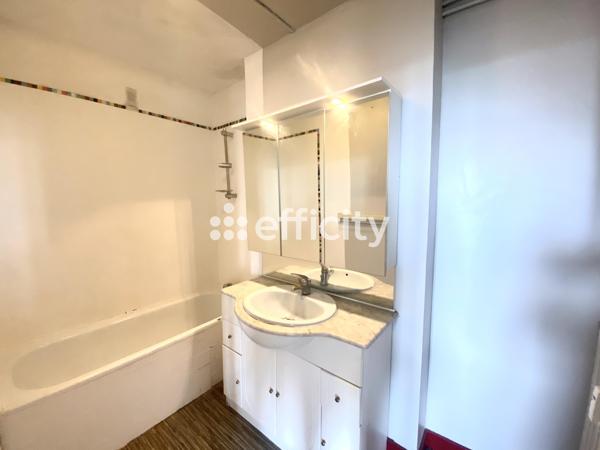 Appartement
         2 pièces
        - 50 m² Exclusivité 257 000 € *