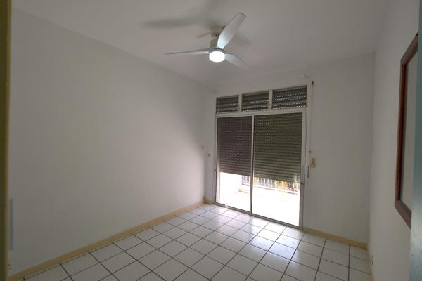 Pointe-à-Pitre (97110) Vaste appartement rue calme centre ville