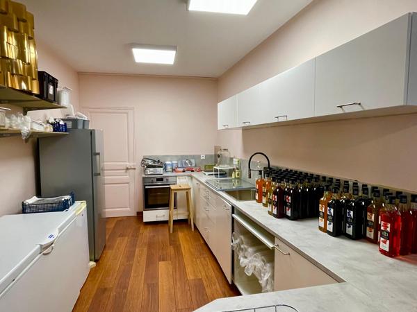 Droit au bail - Local commercial rénové de 41 m² – Rue piétonne – Terrasse – Loyer 456 €/mois - Lons le Saunier