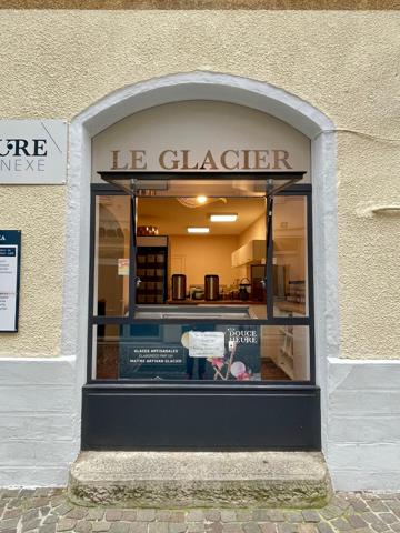 Droit au bail - Local commercial rénové de 41 m² – Rue piétonne – Terrasse – Loyer 456 €/mois - Lons le Saunier