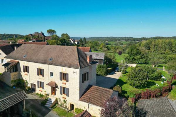 Maison ancienne - Gourdon SECTEUR GOURDON - Bel Enclos de caractère avec jardin - maison et dépendance aménagée attenante