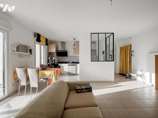 Bel appartement T3 récent avec terrasse et parkings – Avrillé