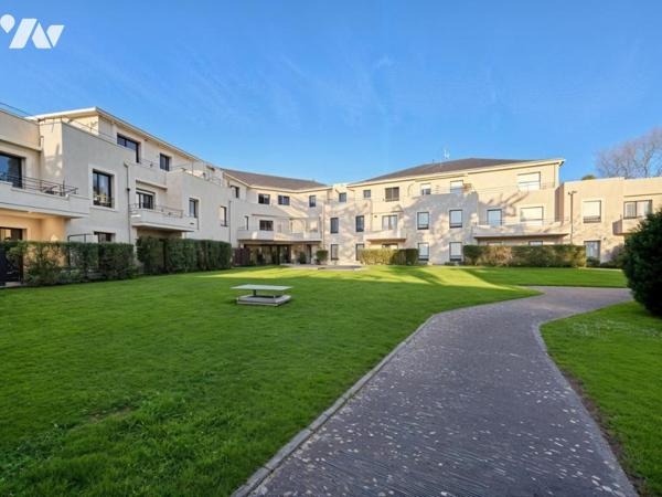 Bel appartement T3 récent avec terrasse et parkings – Avrillé