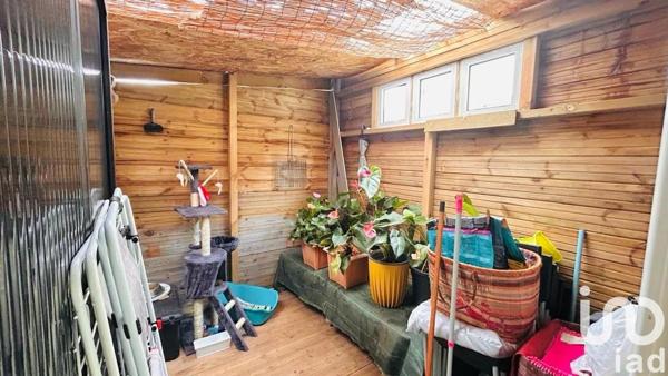 Maison traditionnelle 7 pièces de 184 m² à La Plaine-des-Palmistes (97431)